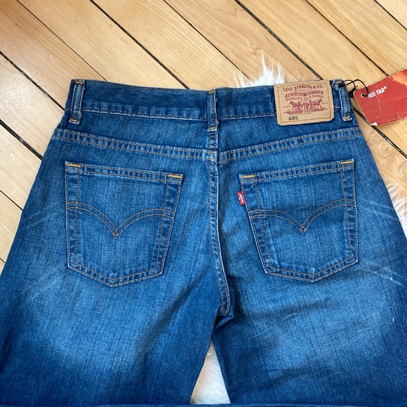 NWT Levi’s Vintage 685 Super Wide Leg Jeans, Size 28 - Picture 4 of 14